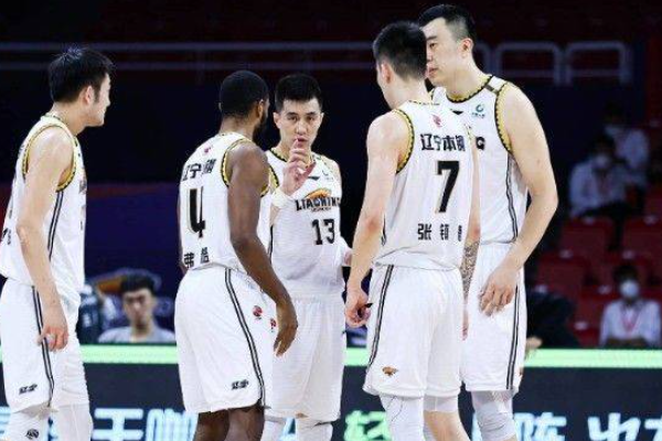  CBA总决赛G1辽宁与新疆争夺最后的冠军荣耀